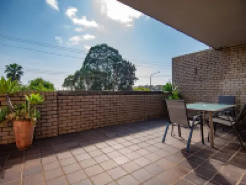 1 Commodore Batehaven Hotels in Batehaven