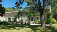 Beautiful Stone Farmhouse With Heated Pool And Views Across Rolling Countryside - Private Pool