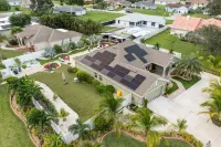 Resort Style Home 5 min. from shopping and restaurants, 10 min. to local beaches