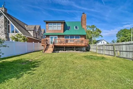 Family-Friendly Cottage on the Lake