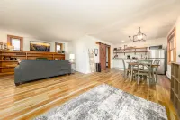 New! Lovely 1BR. Walk to Main St