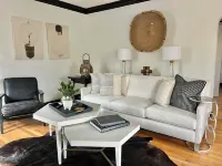 The Designers Den-Sleeps 10, Pets ok, 5min to IHFC & HPU, Emerywood!