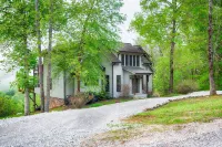 MerryN' Monroe Lake House with View of Dale Hollow Lake minutes to Sunset Marina