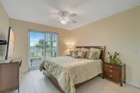 Luxury 3/3.5 Direct Ocean Front Condo w/Wow-Factor Sunrises on Private Balcony