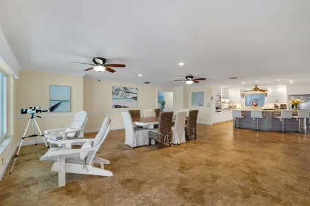 Ocean access / Pool & HotTub / Arcade & Game Room / Private Beach and long Pier
