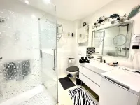 Le Discret - Plage de Foncillon  (in French)