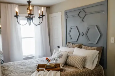 Historic*Unique*Downtown*Quiet*Bright*Cheerful*Getaway