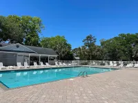 Family-Friendly Cottage Minutes from the Beach. Dogs Welcomed- Additional Fee. - Gym