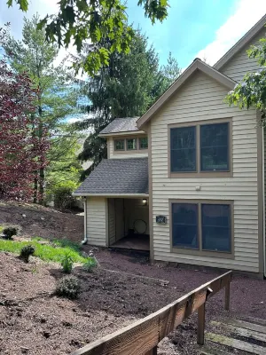 COZY PET-FRIENDLY HOUSE THAT YOUR FAMILY WILL LOVE IN CAMELBACK MOUNTAIN-