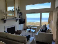 Beachfront Condo with Spectacular View