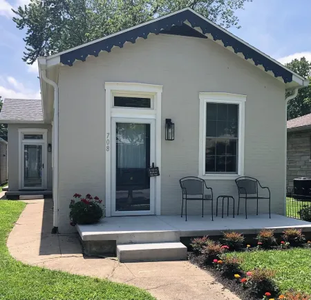 The Wadsworth in National Historic District of Madison, Indiana. Отели в г. Мэдисон