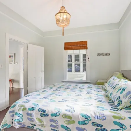 Private, charming home in downtown Stuart