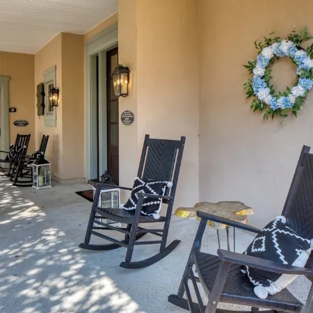 Hampton Hideaway-Quaint Golf Cottage, Newly Renovated