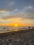 Gorgeous Pool house 5 min from the beach, shopping and restaurants I