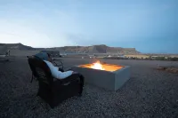 Lake Powell Sunrise Villa by Antelope Canyon with Firepit and Scenic Views