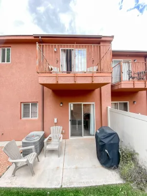 Desert Sanctuary in Kanab Near Zion, Bryce and Grand Canyon National Parks