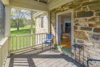 Cozy Stone Cottage in Round Hill, VA