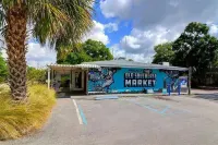 Private Studio Just two block to Lassing park waterfront