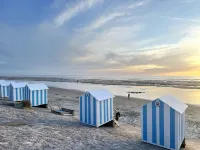 Magnifique Appartement Rénové vue Mer Hôtels à proximité de : Golf des Dunes