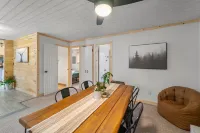 🔥hot tub, view, 🐕 friendly modern cabin