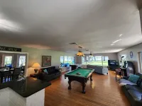Lake Whistler Beach House with lakefront pool