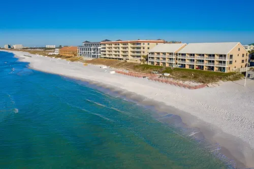 Steps Away From White Sugar Sand Beaches~crystal Clear Beautiful Emerald Water