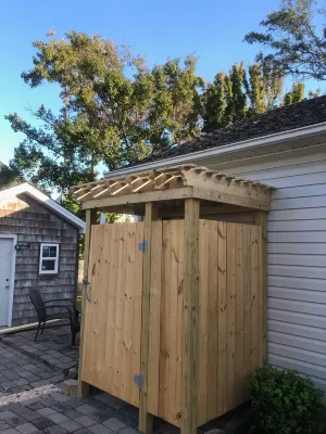 Cozy Beach Cottage DM for winter prices king beds