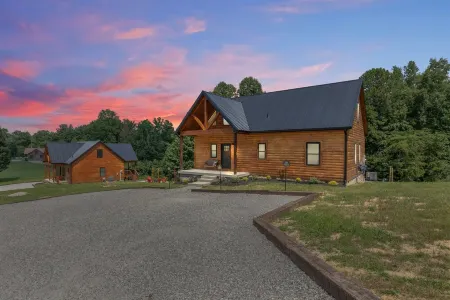 Brand New/ATV Trailer Parking/ 5 min to Miguel's