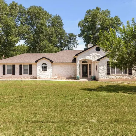 Charming 4 Bedroom House near Lake McQueeney