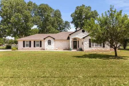 Charming 4 Bedroom House near Lake McQueeney