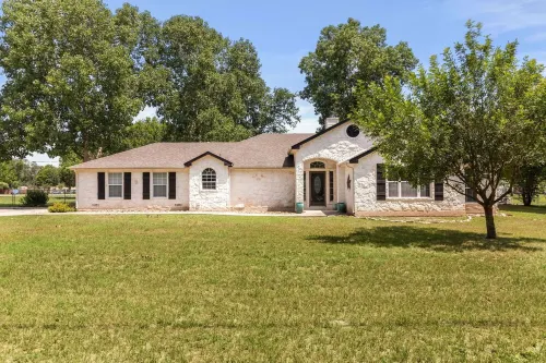 Charming 4 Bedroom House near Lake McQueeney Hotels in McQueeney