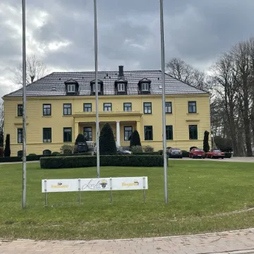 Fewo Ostseeblau, Pure Relaxation Near the Beach, for up to 4 People