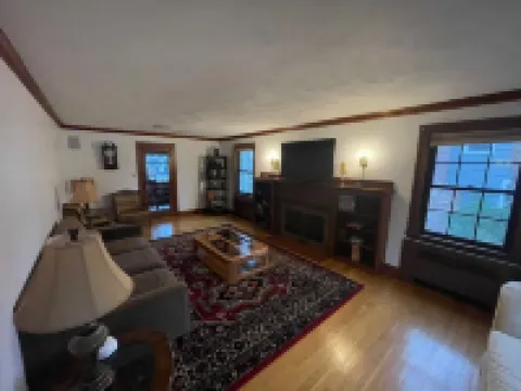 Beautiful Spacious 4BRM House! 阿靈頓酒店