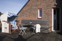 Vacation apartment near the beach with spacious roof terrace