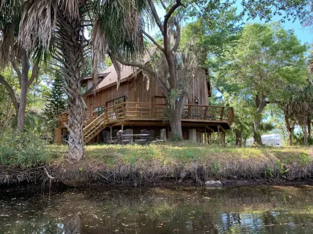Luxurious house on secluded 3.8 acres, oak trees on Manatee River, large decks