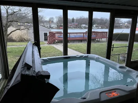 Waterfront home with dock, pool and hot tub! NOTRE DAME FOOTBALL