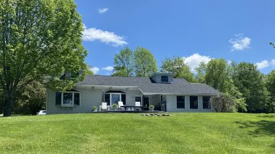 Charming and relaxing lakehouse property, Susquehanna County