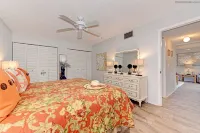 Siesta Key Beach IDEAL LOCATION BEACH, VILLAGE, HEATED POOL