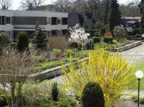 Comfortable apartment with pool and sauna 200m from the beach