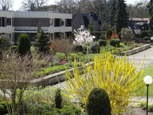 Comfortable apartment with pool and sauna 200m from the beach