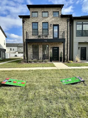 Hidden Retreat Luxury Townhome - 3 Bd/2.5Ba 1 Mi to I24, 5 Mi to Shopping & MTSU
