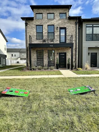 Hidden Retreat Luxury Townhome - 3 Bd/2.5Ba 1 Mi to I24, 5 Mi to Shopping & MTSU Отели рядом с достопримечательностью «The Ascent»