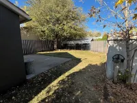 Charming fully remodeled 2-bedroom house with WiFi in Evanston فنادق في إيفانستون