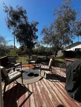 Spacious & Inviting Bungalow near Downtown Отели рядом с достопримечательностью «Аризона Стейт Юниверсити Даунтаун Финикс Кампус»