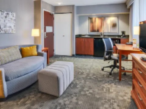 Courtyard Hartford Cromwell Hotels in Middlesex County