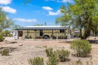 Cosy Desert Hideaway