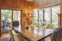 Turtle Cove Lakefront Retreat - Lake Keowee180ft Shoreline, Deep-Water, Privacy - 4-Star