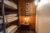 Mountain N' Shores Chalet Last Chance Mining Museum附近的飯店
