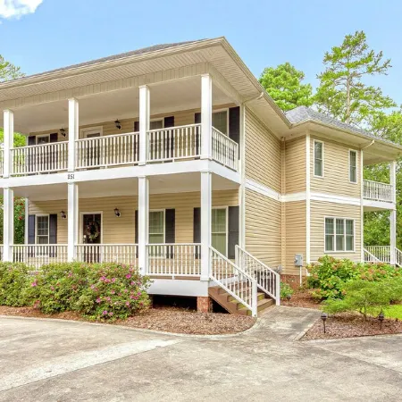 4 Bedroom 4.5 Baths, Sleeps 8 on course #5