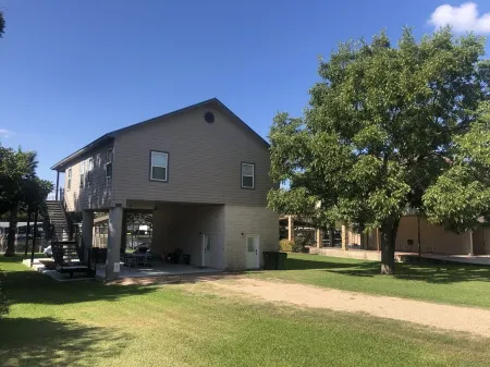 Family Getaway - LBJ Waterfront - Beautiful Lake Views - Game Room - Boat Dock